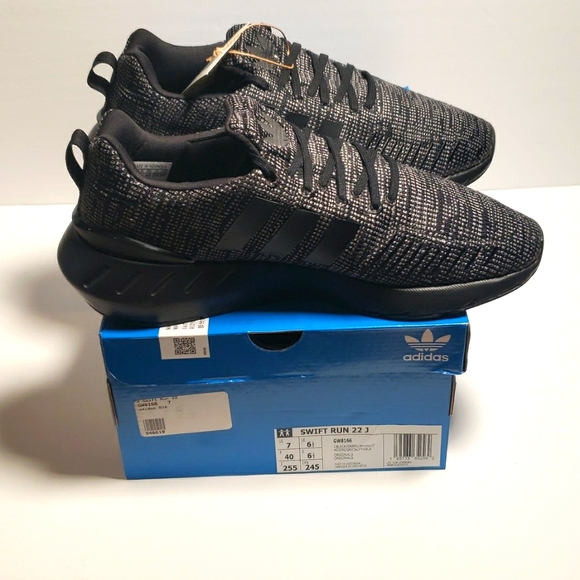 Adidas Swift Run 22 Boys Junior Sneakers size 7us Brand New. - Picture 2 of 5